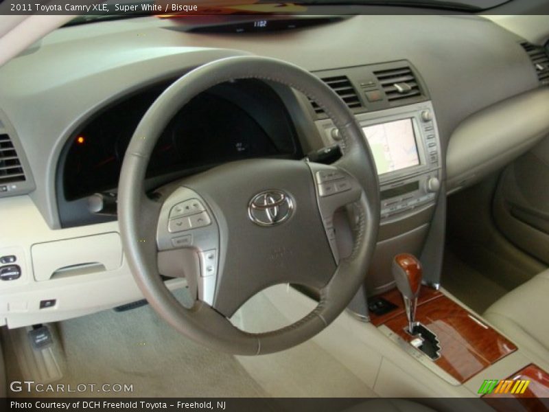 Super White / Bisque 2011 Toyota Camry XLE