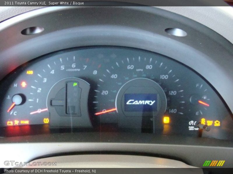 Super White / Bisque 2011 Toyota Camry XLE