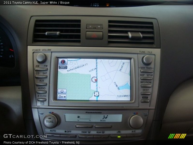 Super White / Bisque 2011 Toyota Camry XLE