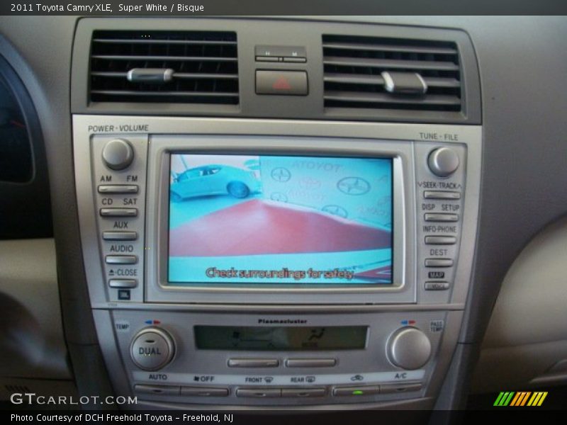 Super White / Bisque 2011 Toyota Camry XLE
