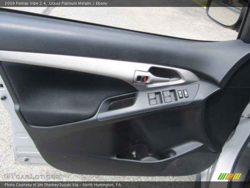 Liquid Platinum Metallic / Ebony 2009 Pontiac Vibe 2.4