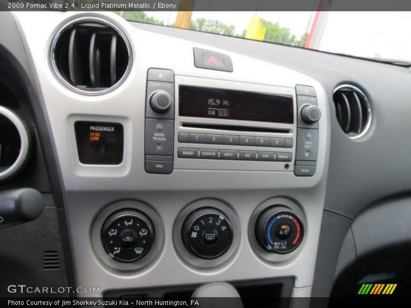 Liquid Platinum Metallic / Ebony 2009 Pontiac Vibe 2.4