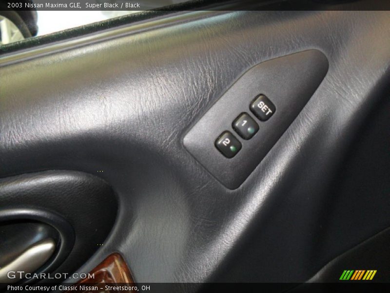 Super Black / Black 2003 Nissan Maxima GLE