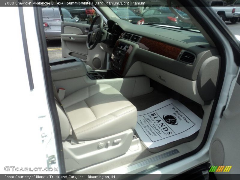 Summit White / Dark Titanium/Light Titanium 2008 Chevrolet Avalanche LT 4x4