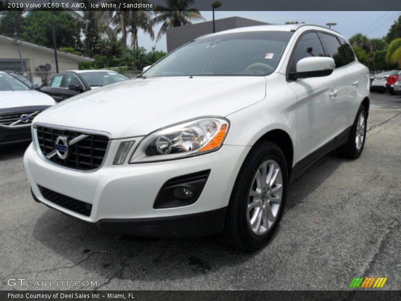 Ice White / Sandstone 2010 Volvo XC60 T6 AWD