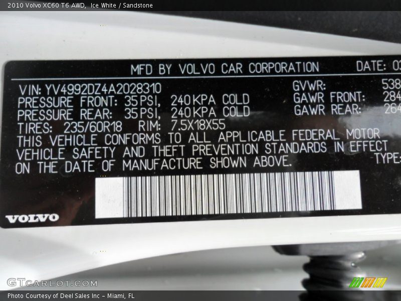 Ice White / Sandstone 2010 Volvo XC60 T6 AWD