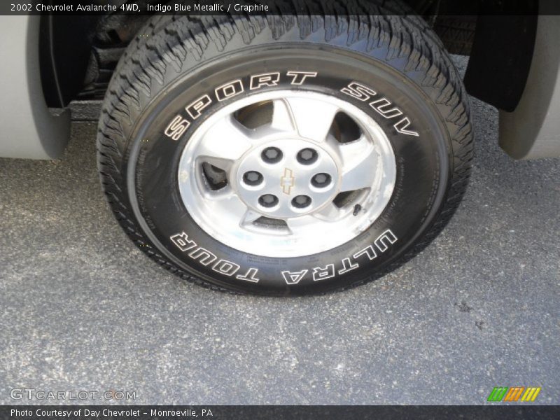 Indigo Blue Metallic / Graphite 2002 Chevrolet Avalanche 4WD