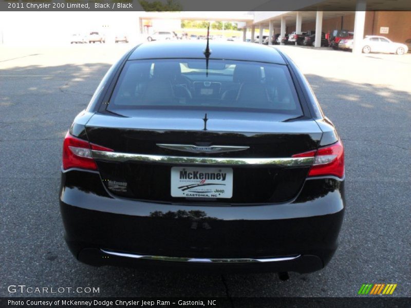 Black / Black 2011 Chrysler 200 Limited