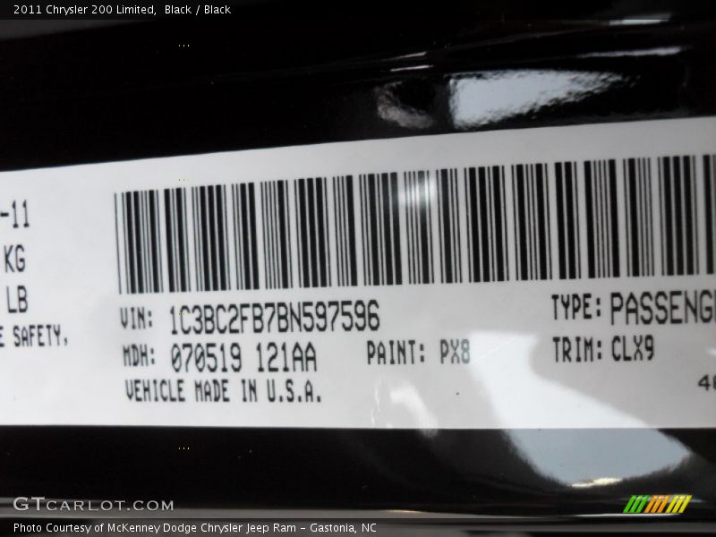 Black / Black 2011 Chrysler 200 Limited