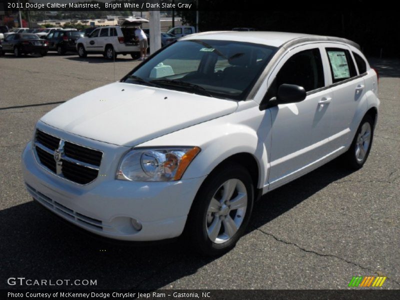 Bright White / Dark Slate Gray 2011 Dodge Caliber Mainstreet