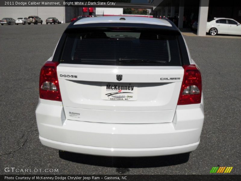 Bright White / Dark Slate Gray 2011 Dodge Caliber Mainstreet