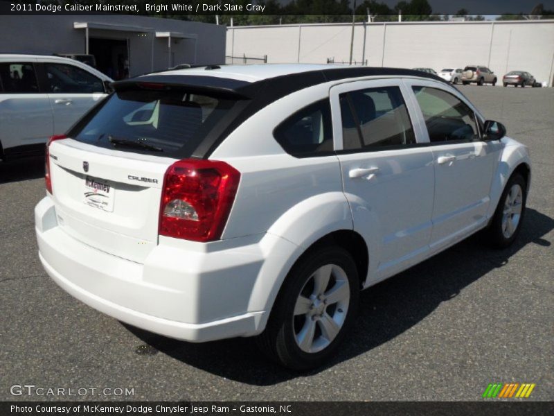 Bright White / Dark Slate Gray 2011 Dodge Caliber Mainstreet