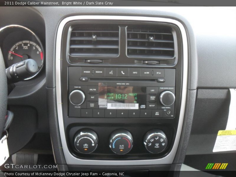 Bright White / Dark Slate Gray 2011 Dodge Caliber Mainstreet