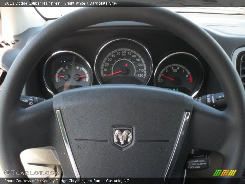 Bright White / Dark Slate Gray 2011 Dodge Caliber Mainstreet