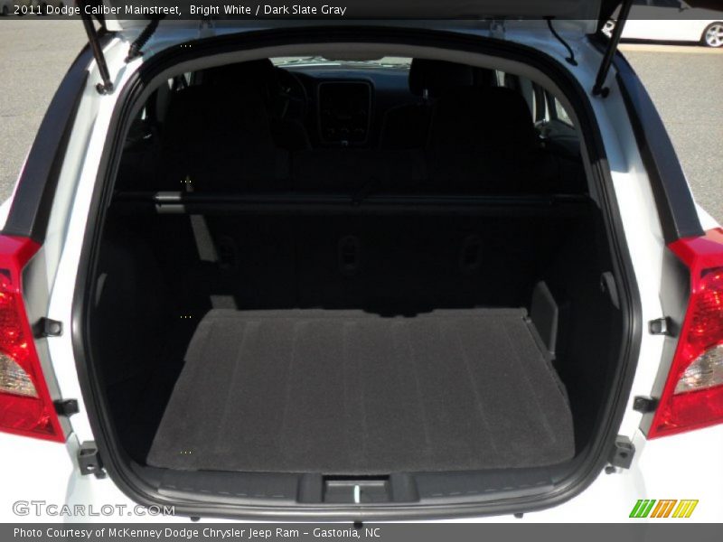 Bright White / Dark Slate Gray 2011 Dodge Caliber Mainstreet