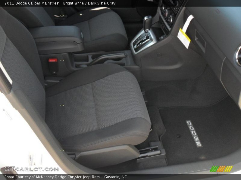 Bright White / Dark Slate Gray 2011 Dodge Caliber Mainstreet