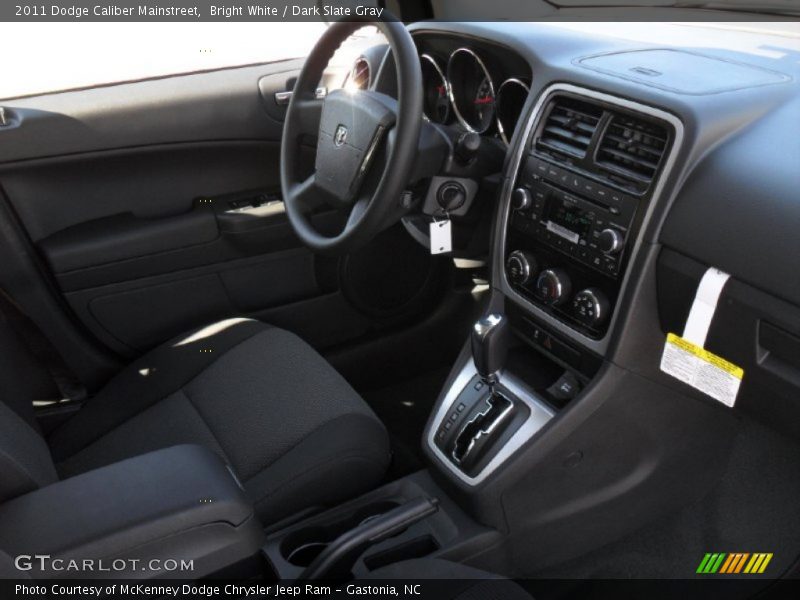 Bright White / Dark Slate Gray 2011 Dodge Caliber Mainstreet