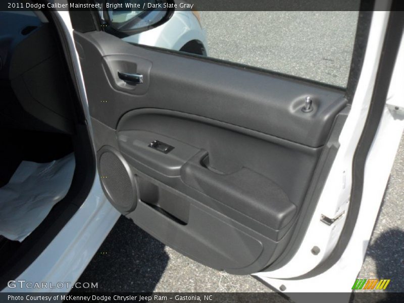 Bright White / Dark Slate Gray 2011 Dodge Caliber Mainstreet