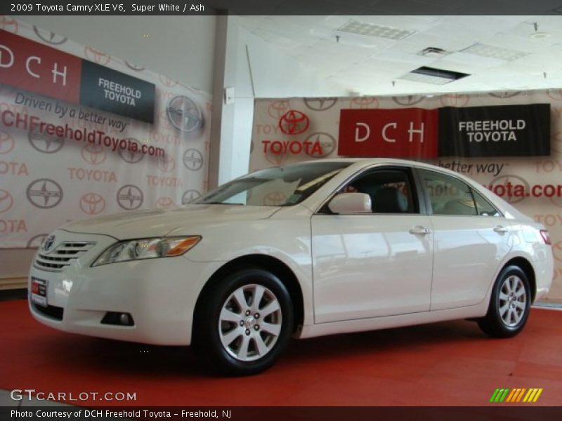 Super White / Ash 2009 Toyota Camry XLE V6