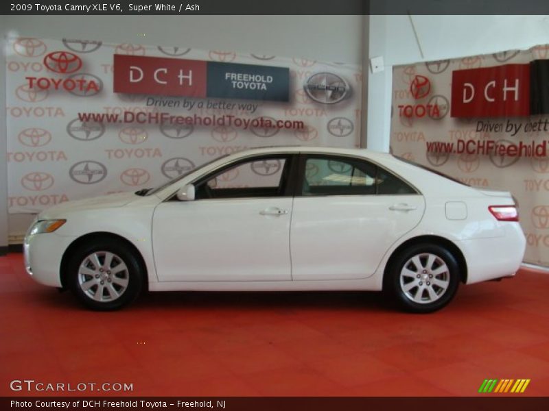 Super White / Ash 2009 Toyota Camry XLE V6