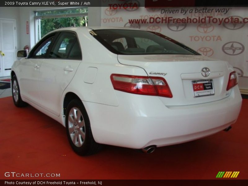 Super White / Ash 2009 Toyota Camry XLE V6