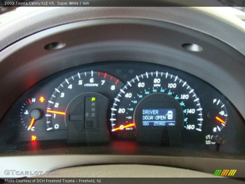Super White / Ash 2009 Toyota Camry XLE V6