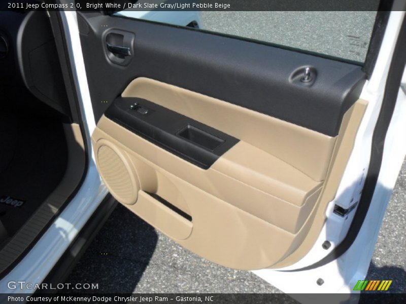 Bright White / Dark Slate Gray/Light Pebble Beige 2011 Jeep Compass 2.0