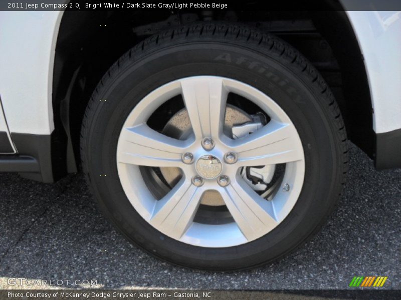 Bright White / Dark Slate Gray/Light Pebble Beige 2011 Jeep Compass 2.0