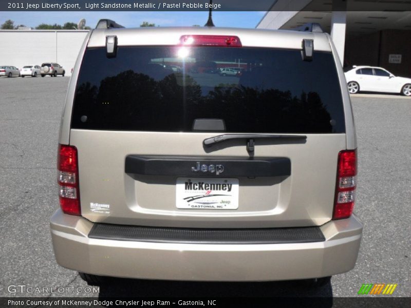 Light Sandstone Metallic / Pastel Pebble Beige 2011 Jeep Liberty Sport