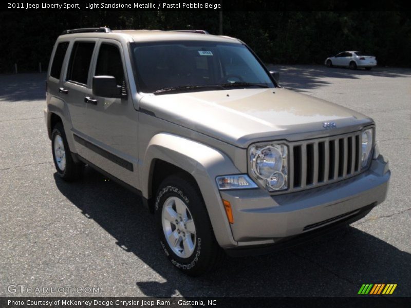Light Sandstone Metallic / Pastel Pebble Beige 2011 Jeep Liberty Sport