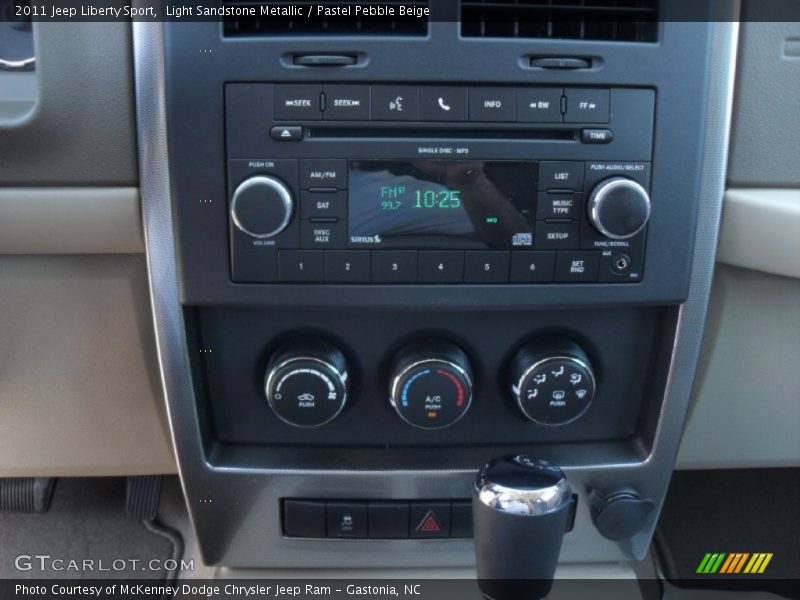Light Sandstone Metallic / Pastel Pebble Beige 2011 Jeep Liberty Sport