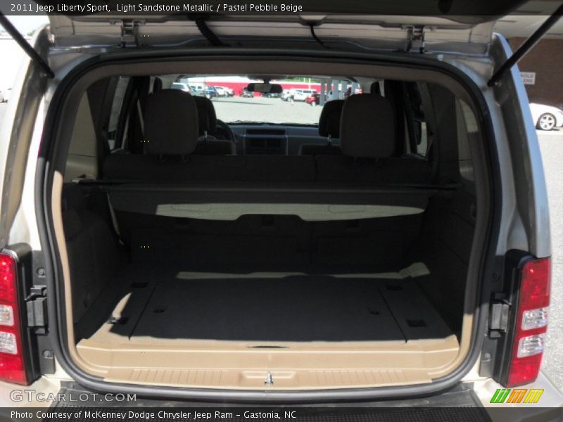 Light Sandstone Metallic / Pastel Pebble Beige 2011 Jeep Liberty Sport