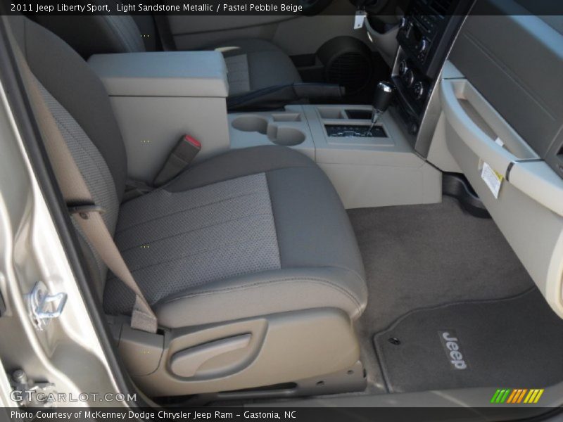 Light Sandstone Metallic / Pastel Pebble Beige 2011 Jeep Liberty Sport