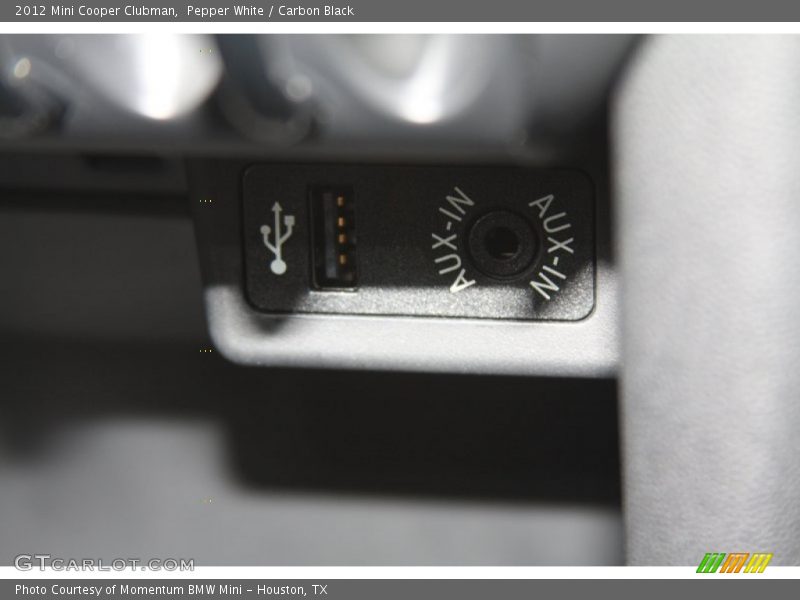 Pepper White / Carbon Black 2012 Mini Cooper Clubman