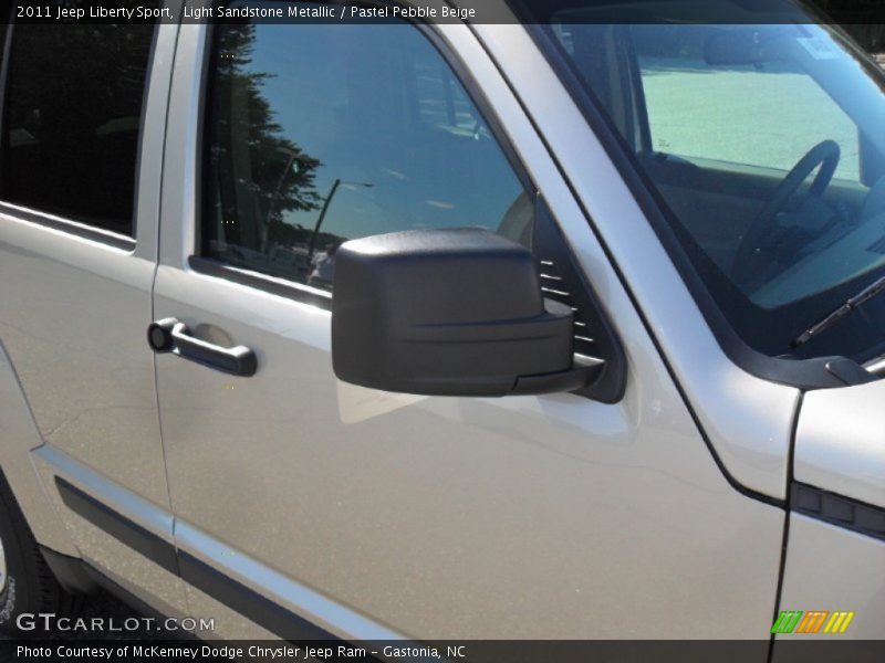 Light Sandstone Metallic / Pastel Pebble Beige 2011 Jeep Liberty Sport