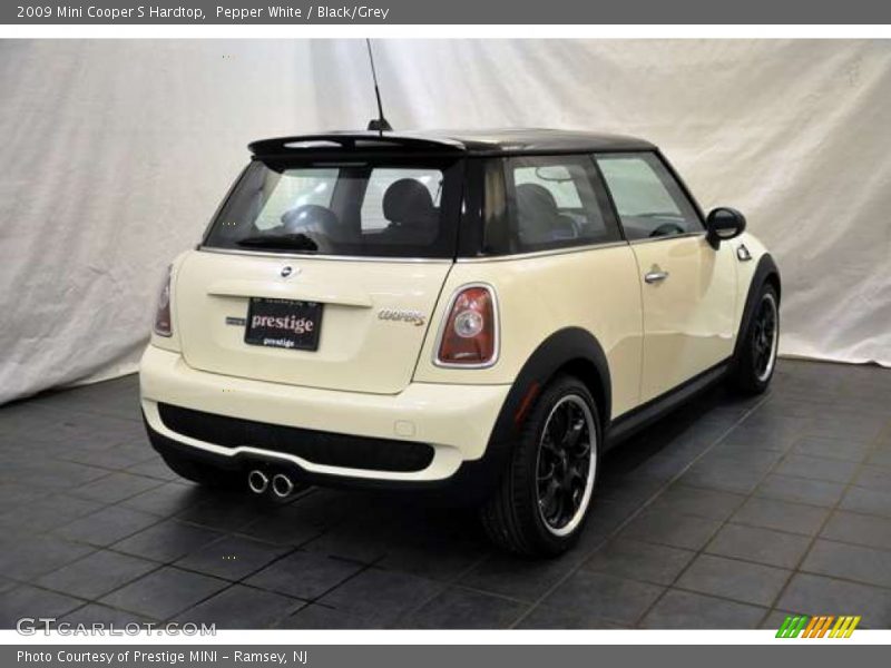 Pepper White / Black/Grey 2009 Mini Cooper S Hardtop