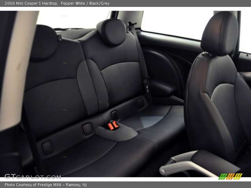 Pepper White / Black/Grey 2009 Mini Cooper S Hardtop