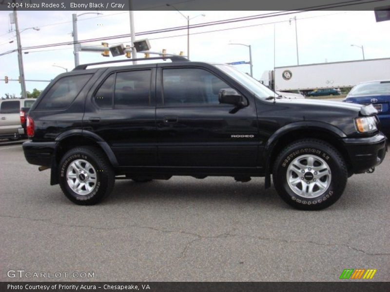 Ebony Black / Gray 2004 Isuzu Rodeo S