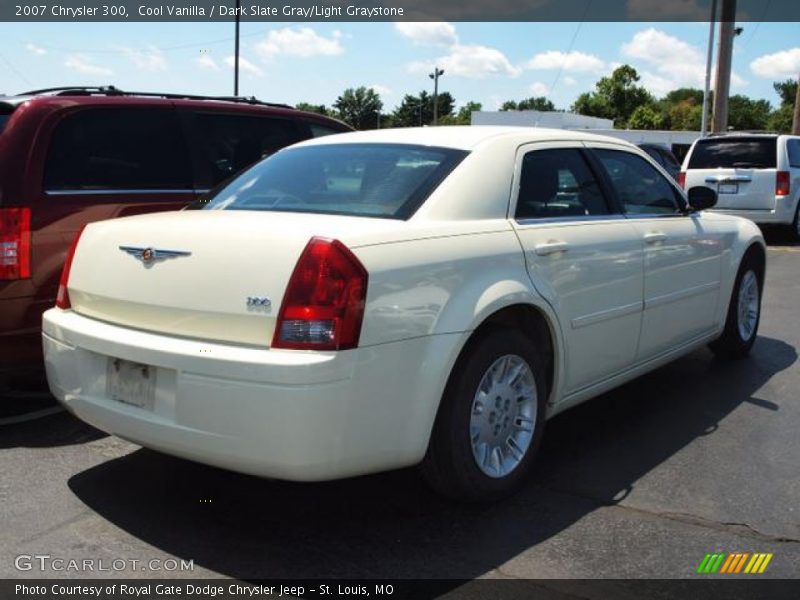 Cool Vanilla / Dark Slate Gray/Light Graystone 2007 Chrysler 300