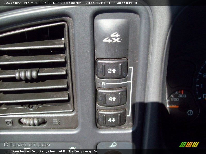 Controls of 2003 Silverado 2500HD LS Crew Cab 4x4