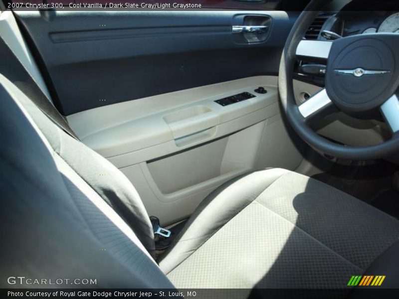 Cool Vanilla / Dark Slate Gray/Light Graystone 2007 Chrysler 300