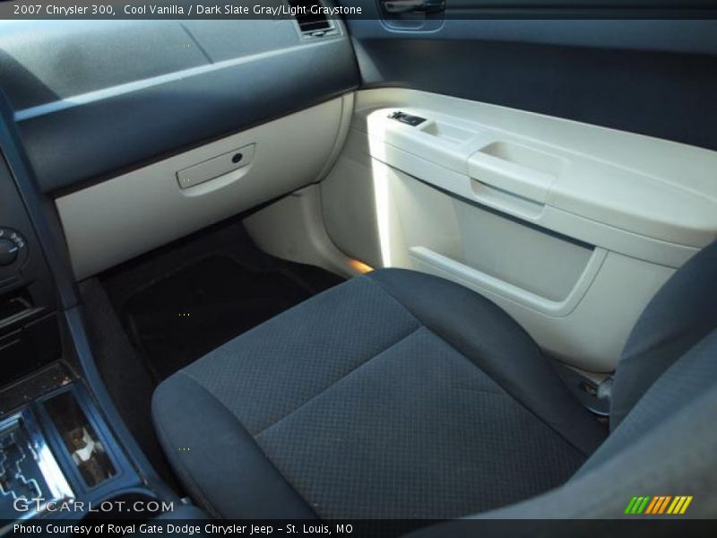 Cool Vanilla / Dark Slate Gray/Light Graystone 2007 Chrysler 300