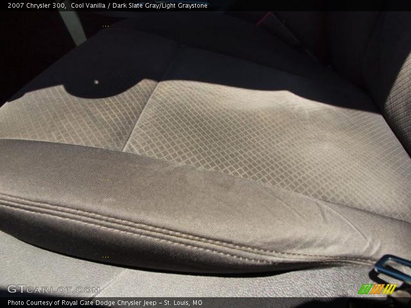 Cool Vanilla / Dark Slate Gray/Light Graystone 2007 Chrysler 300