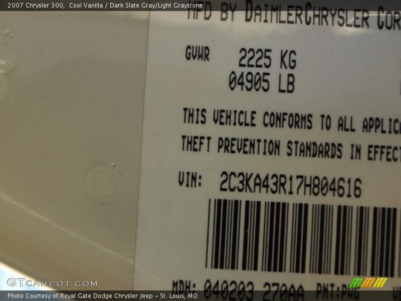 Cool Vanilla / Dark Slate Gray/Light Graystone 2007 Chrysler 300