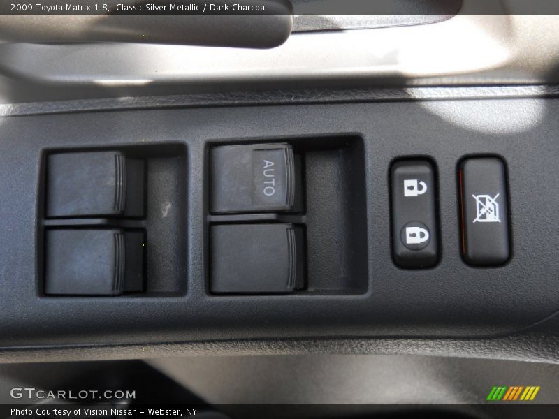 Classic Silver Metallic / Dark Charcoal 2009 Toyota Matrix 1.8