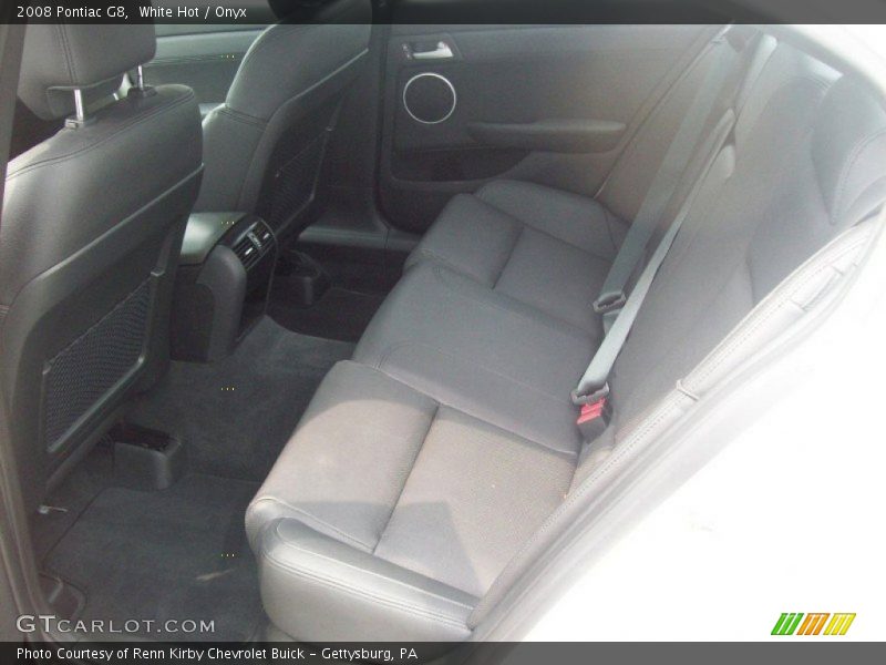 White Hot / Onyx 2008 Pontiac G8