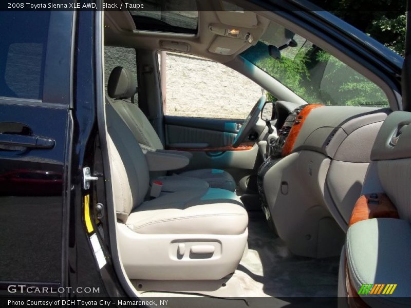 Black / Taupe 2008 Toyota Sienna XLE AWD