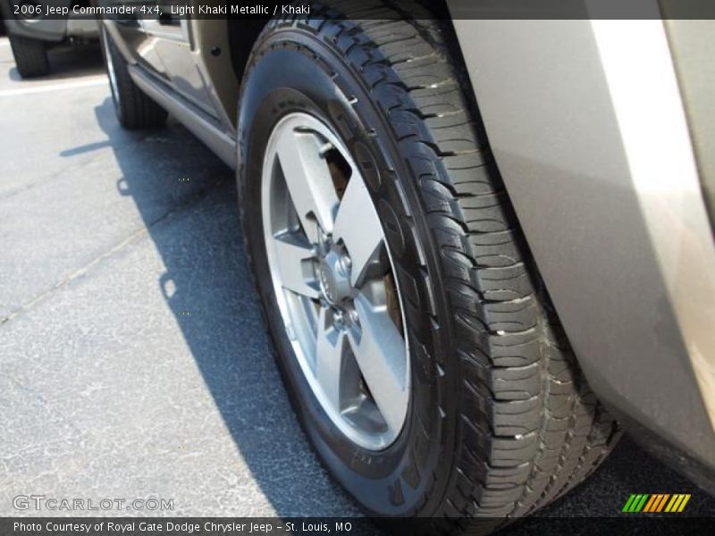 Light Khaki Metallic / Khaki 2006 Jeep Commander 4x4