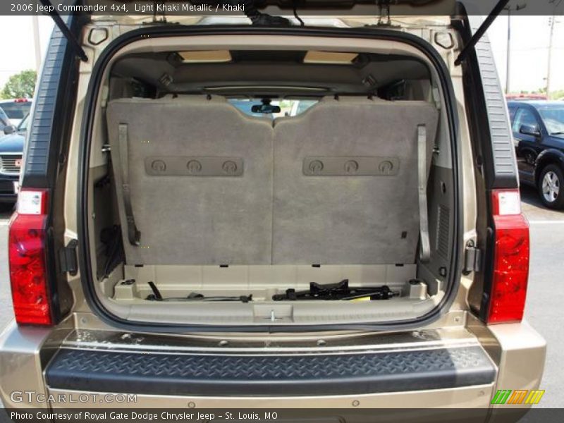 Light Khaki Metallic / Khaki 2006 Jeep Commander 4x4