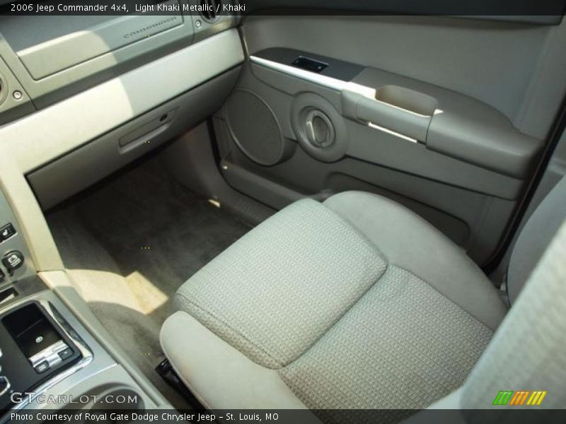 Light Khaki Metallic / Khaki 2006 Jeep Commander 4x4